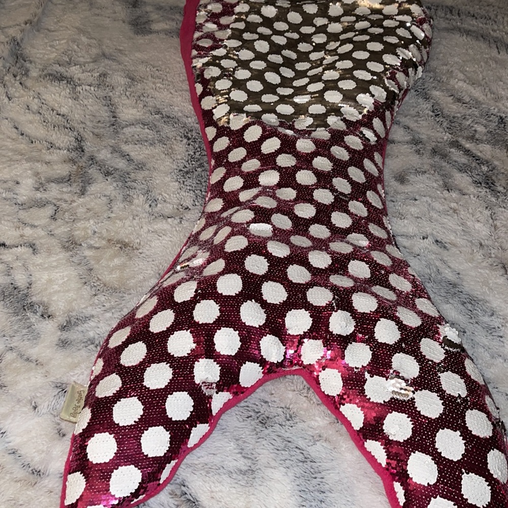Cynthia Rowley Sequin Mermaid Tail Snuggle Blanket Sleeping Bag Pink